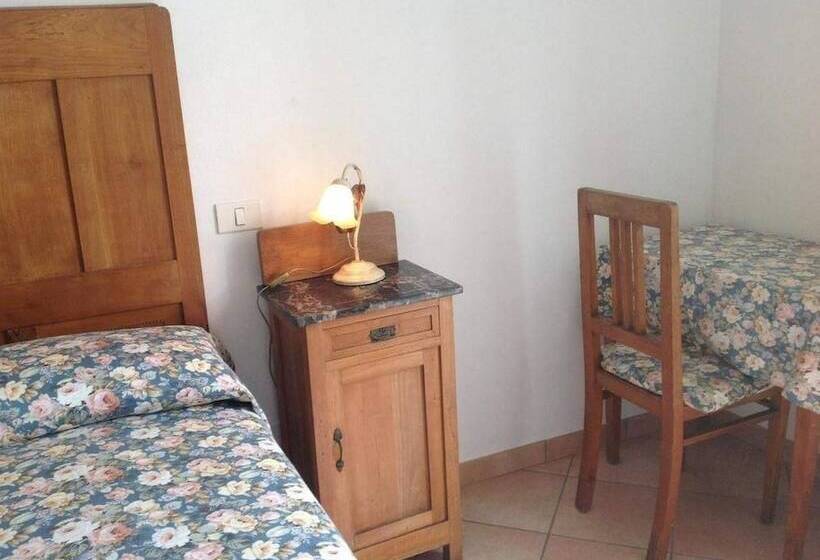 اتاق استاندارد با چشم‌انداز دریاچه, Albergo Giardinetto