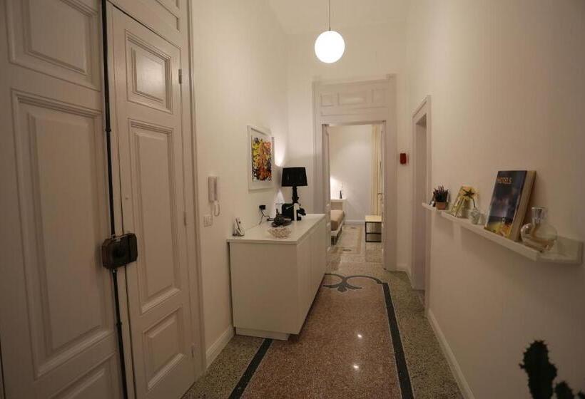 اتاق لوکس, Re Ruggero Rooms