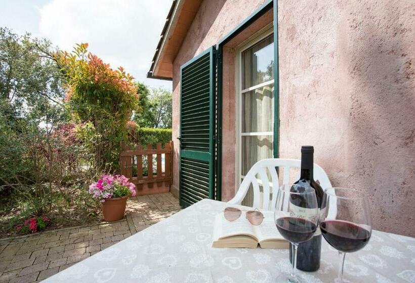Апартаменты 1 Спальня Вид на Бассейн, Tenuta De Fanti Agriturismo