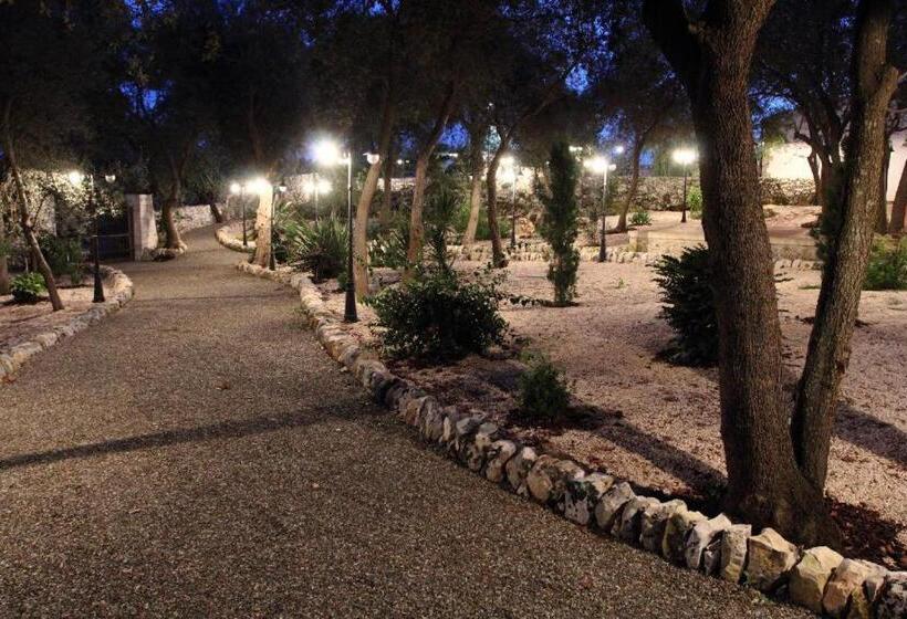 اتاق خانوادگی, Kypeiros Country Relais
