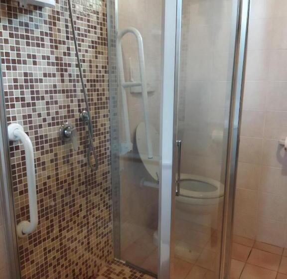 اتاق خانوادگی, Azienda Agrituristica Le Betulle