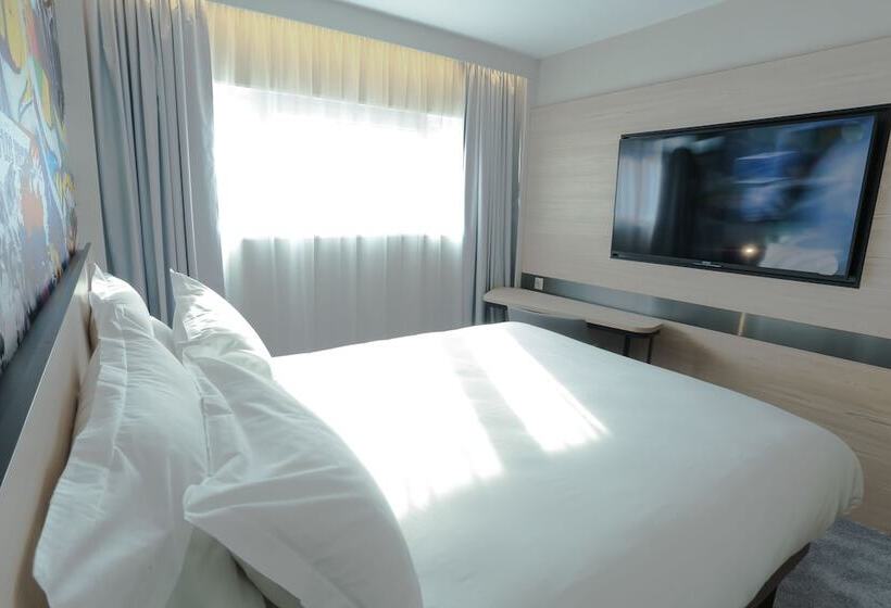 Номер Стандарт, Arena Hotel La Defense