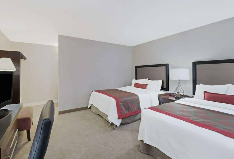 Номер Стандарт 2 Двуспальные Кровати, Ramada By Wyndham Boston
