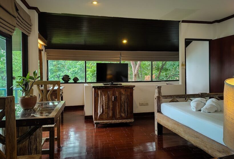 سوییت خانوادگی, Baan Hin Sai Resort & Spa