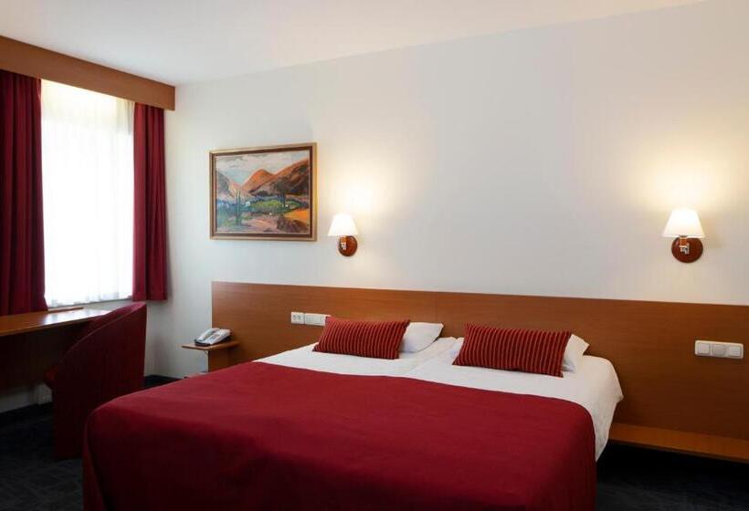 デラックスルーム, Art City Inn