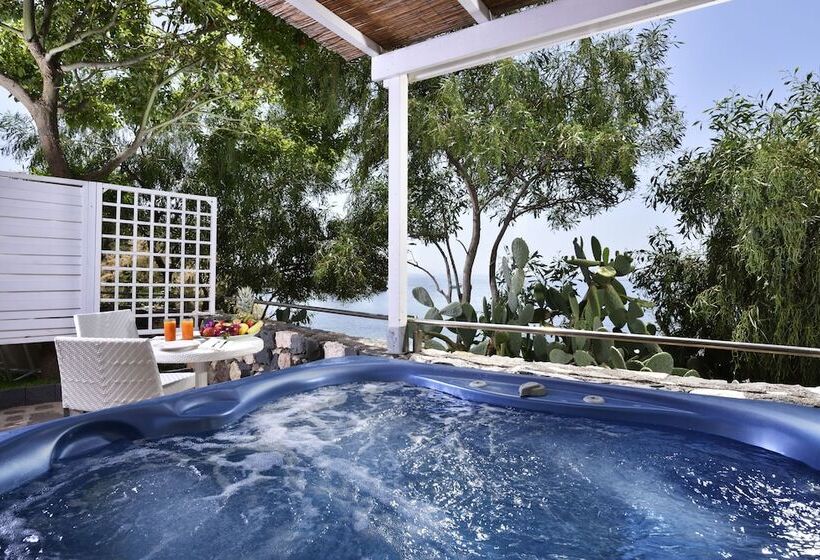 Бунгало Deluxe, La Plage Resort