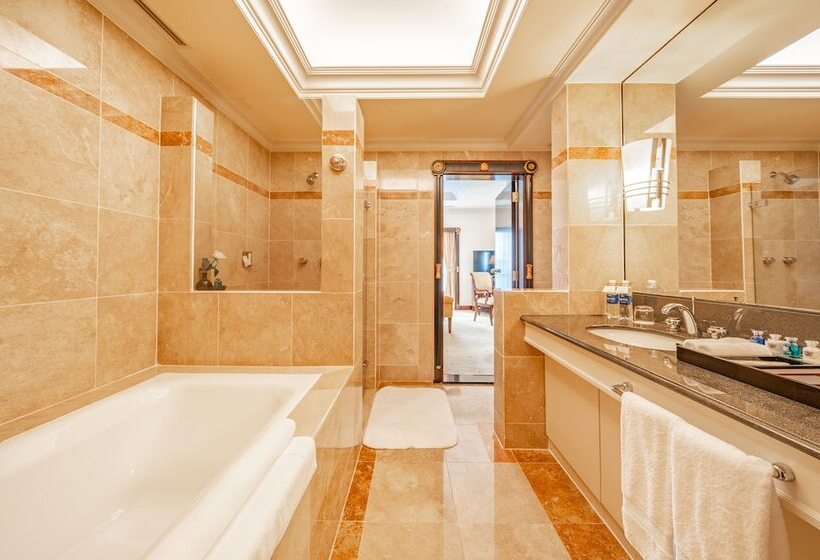 سوییت لوکس, Lotte Hotel Saigon