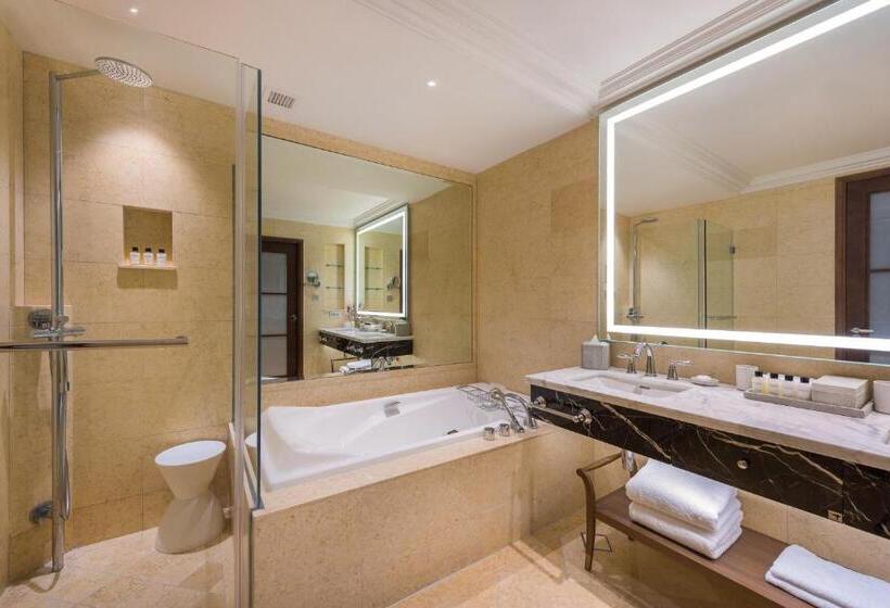 اتاق کلاب, The Fullerton Hotel Singapore