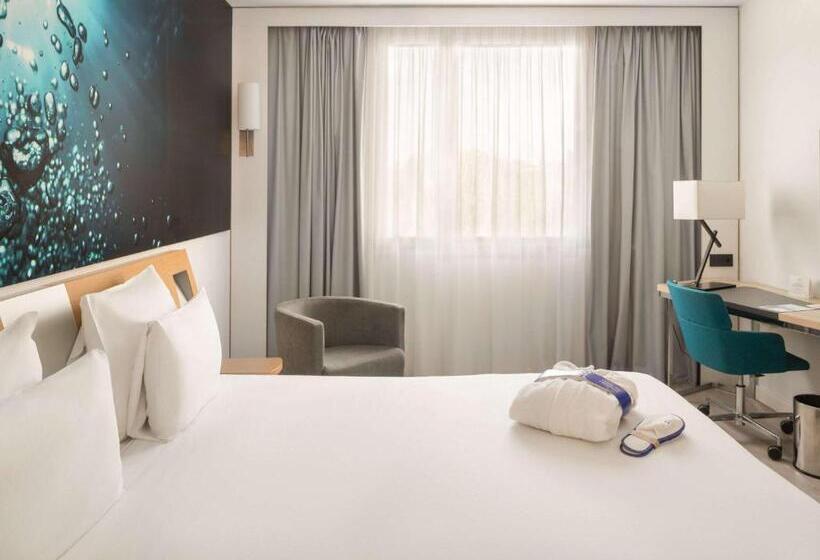 Номер Executive, Novotel Barcelona Cornella