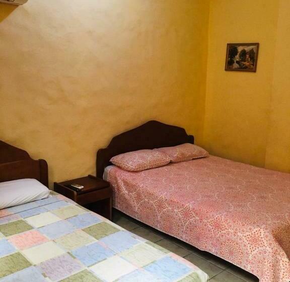 اتاق استاندارد سه نفره, Casa Esmeralda