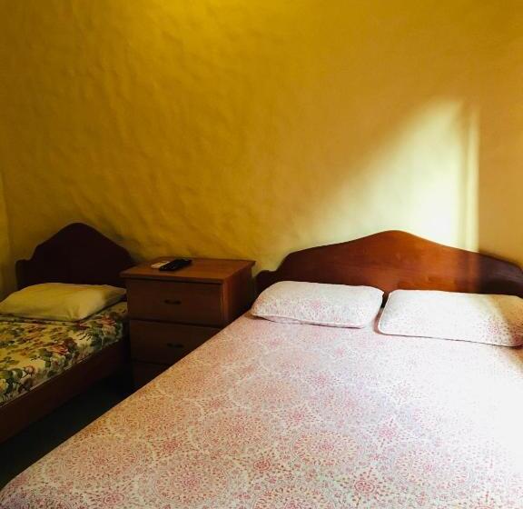 اتاق استاندارد سه نفره, Casa Esmeralda