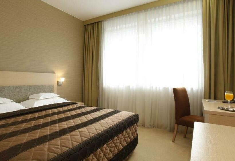 اتاق استاندارد, In Hotel Beograd