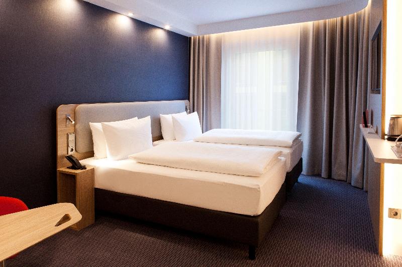 Номер Стандарт, Holiday Inn Express Munich   Olympiapark, An Ihg