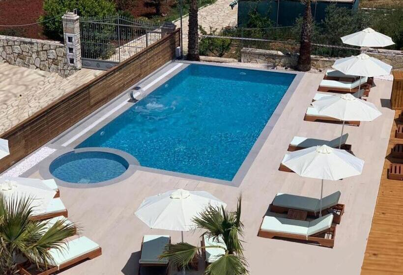 סוויטה, Blue Water Hotel Ksamil