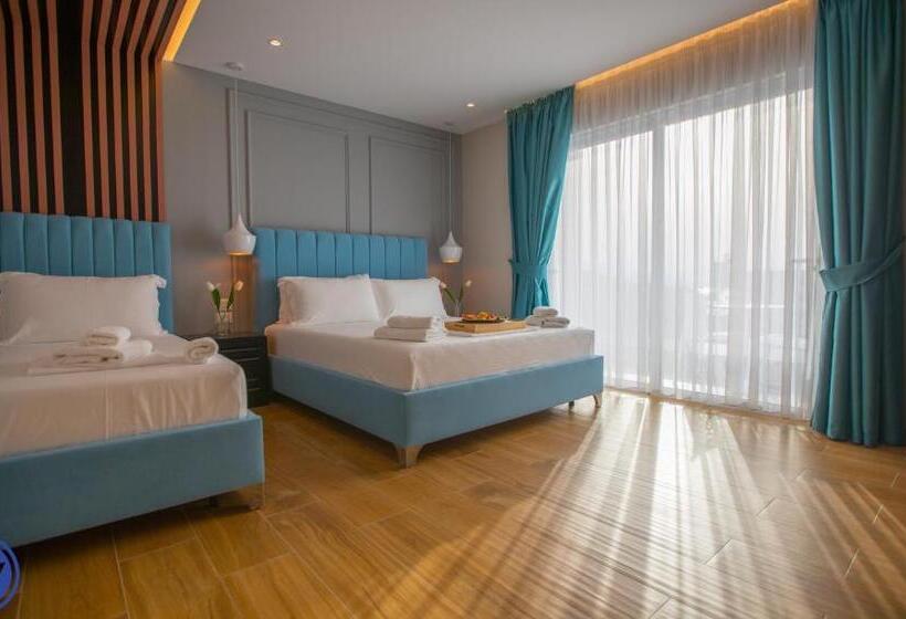חדר דלוקס לשלושה, Blue Water Hotel Ksamil