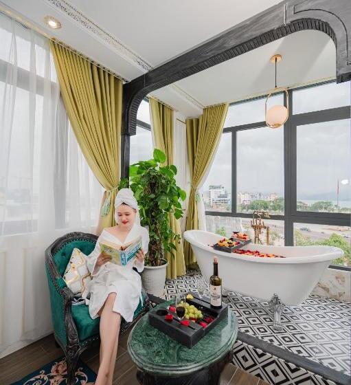 سوییت لوکس, Athena Hotel Quy Nhơn