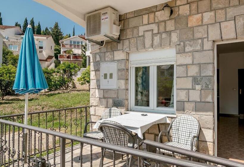 استودیو استاندارد با بالکن, Apartments Bonaca Igalo