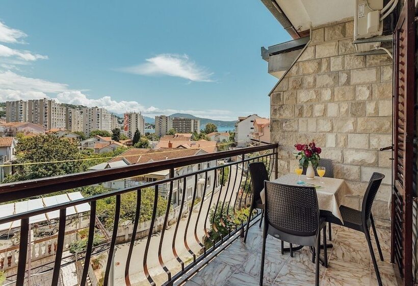 Triple Room Sea View, Apartments Bonaca Igalo