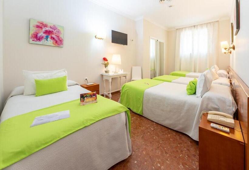 Habitación Cuádruple Estándar, Romerito