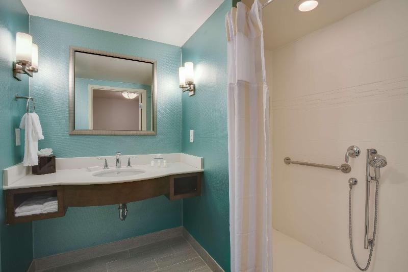 اتاق استاندارد با تخت بزرگ, Hilton Garden Inn Daytona Beach Oceanfront