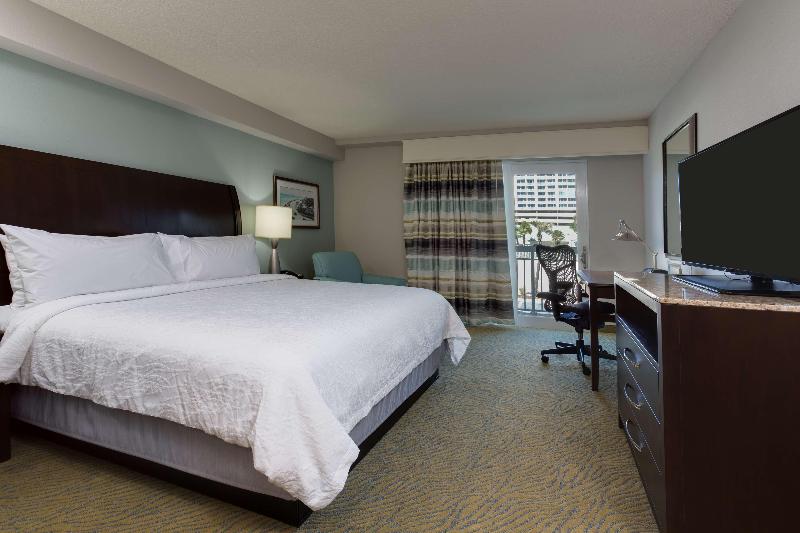 اتاق استاندارد با تخت بزرگ, Hilton Garden Inn Daytona Beach Oceanfront