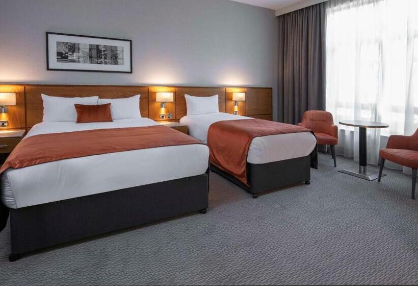 디럭스 트리플 룸, The Crown London, Worldhotels Distinctive