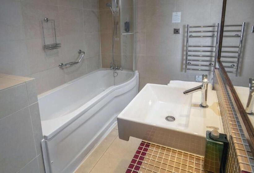 Трехместный Номер Deluxe, The Crown London, Worldhotels Distinctive