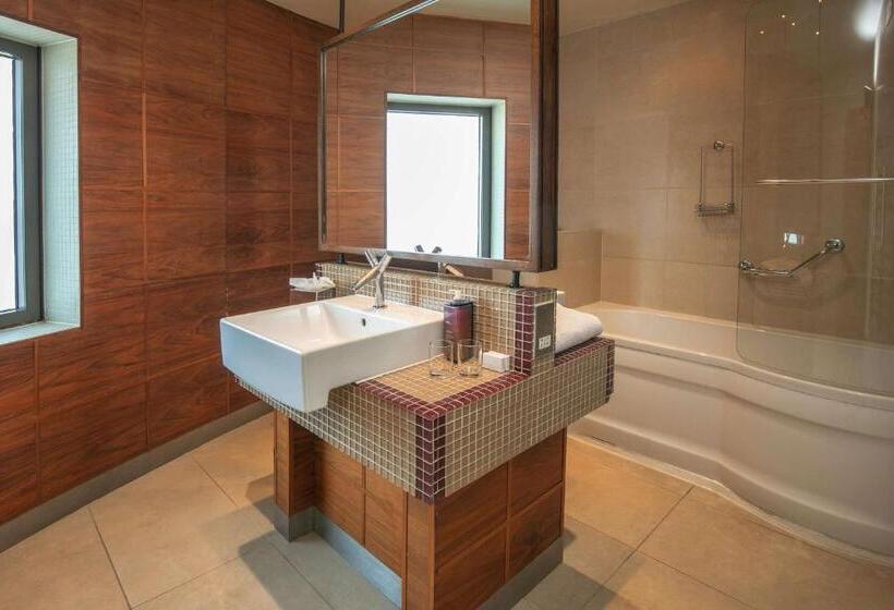 Люкс Кровать Кинг, The Crown London, Worldhotels Distinctive