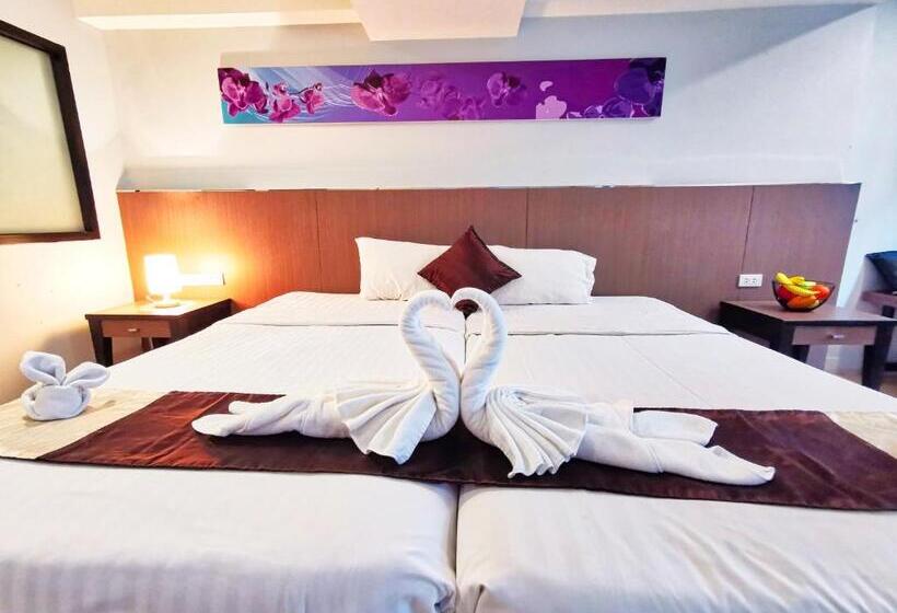 اتاق سوپریور با چشم‌انداز استخر, Scandia Beach