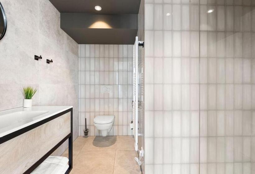 سوییت جونیور, Suites Boulevard 17