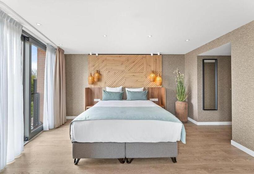 سوییت جونیور, Suites Boulevard 17