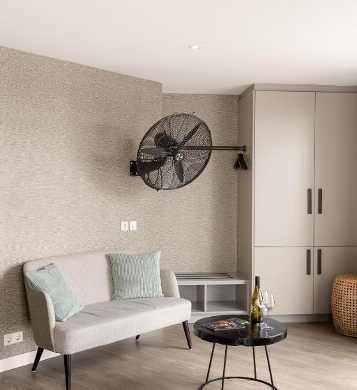 سوییت جونیور, Suites Boulevard 17