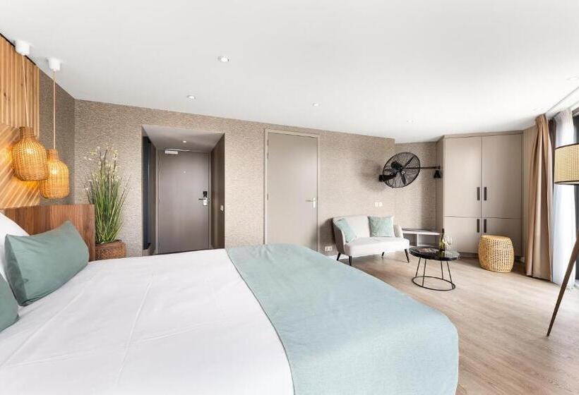 سوییت جونیور, Suites Boulevard 17