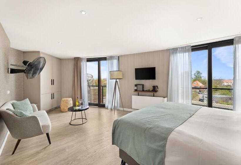 سوییت جونیور, Suites Boulevard 17