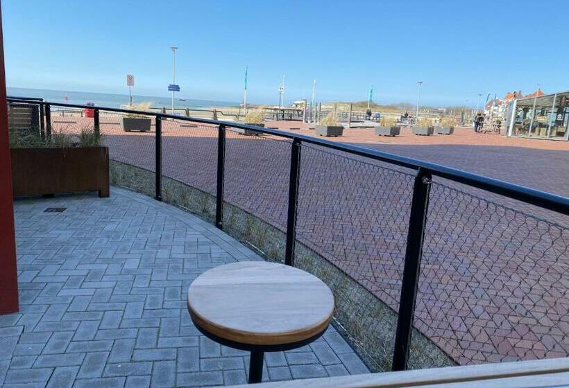 سوئیت جونیور با تراس, Suites Boulevard 17
