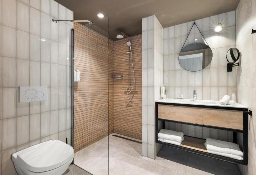 سوئیت جونیور با تراس, Suites Boulevard 17