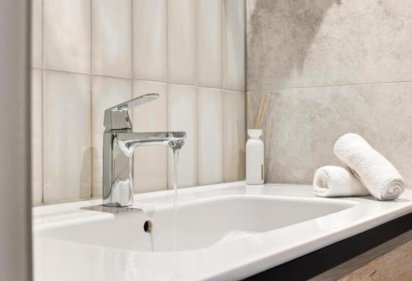 سوئیت جونیور با تراس, Suites Boulevard 17
