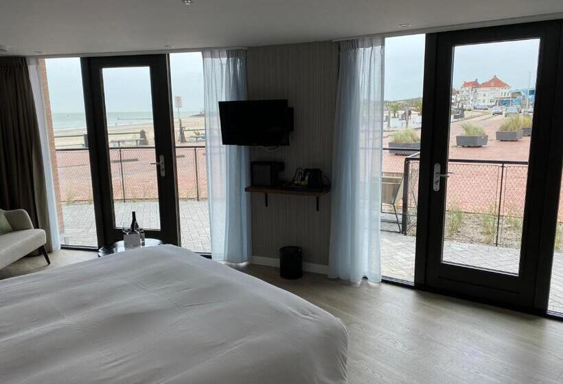 سوییت جونیور با چشم‌انداز دریا, Suites Boulevard 17