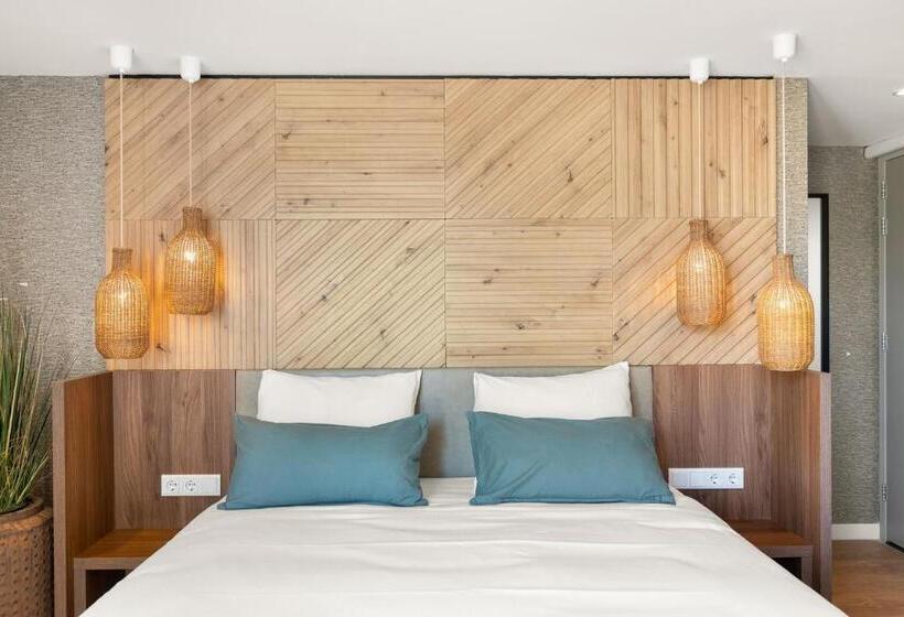 سوییت جونیور, Suites Boulevard 17