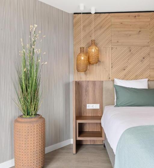 سوییت جونیور با بالکن, Suites Boulevard 17