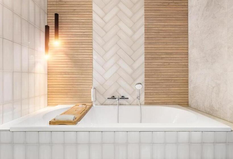 سوییت جونیور لوکس, Suites Boulevard 17