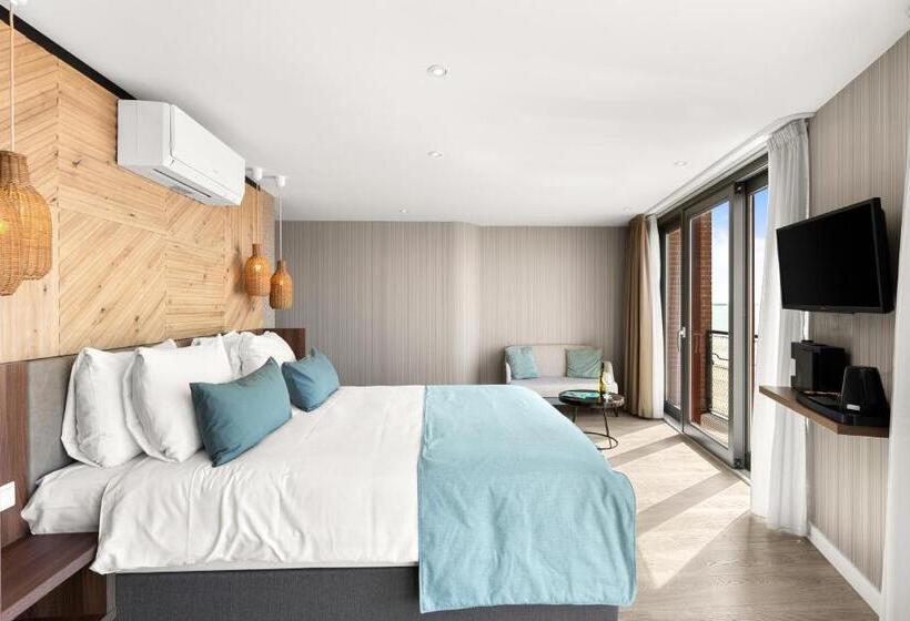 سوییت جونیور با چشم‌انداز دریا, Suites Boulevard 17