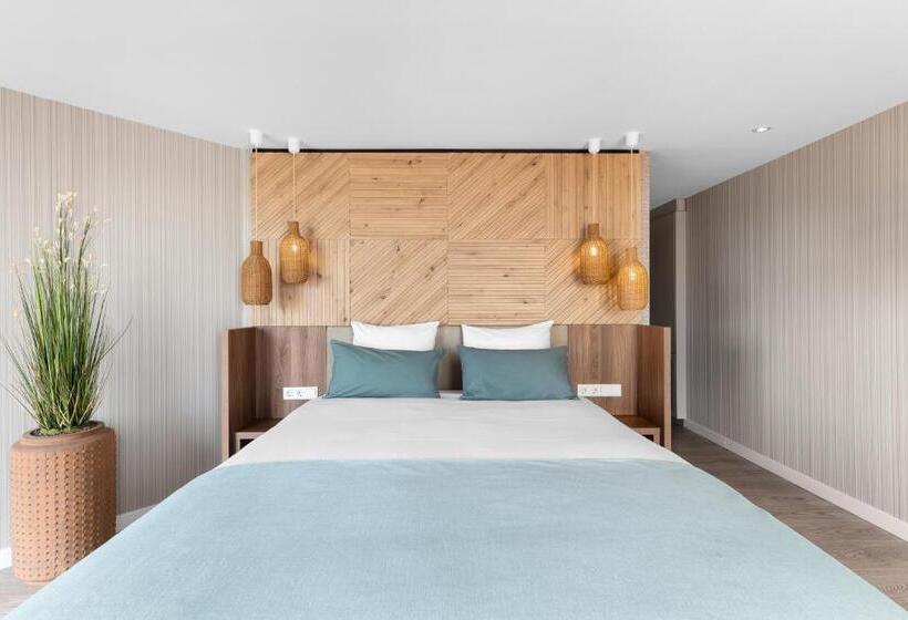سوییت جونیور با بالکن, Suites Boulevard 17