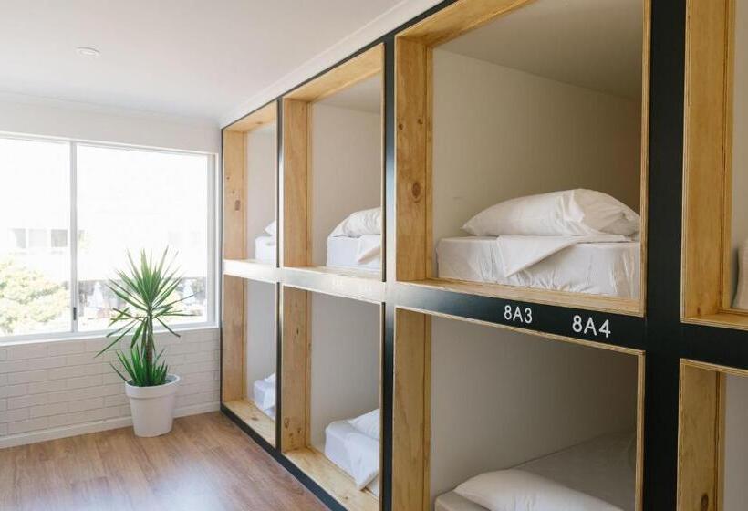 Кровать в Общей Комнате, Woopi Backpackers