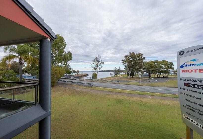 バルコニー付きスタンダードルーム, Bribie Waterways Motel