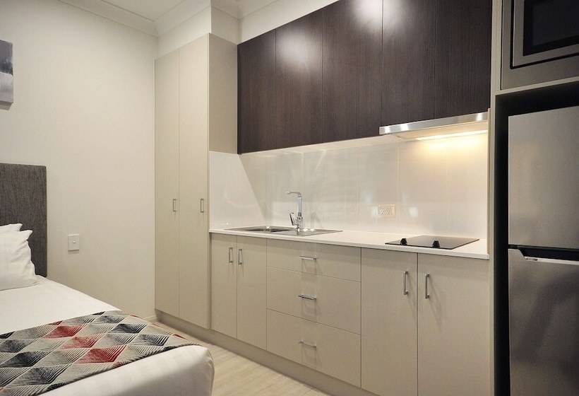 스탠다드 스튜디오, Northpoint Motel Apartments