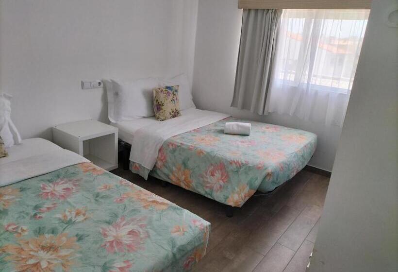 베이직 3인 룸, Residencial Tropicália Al