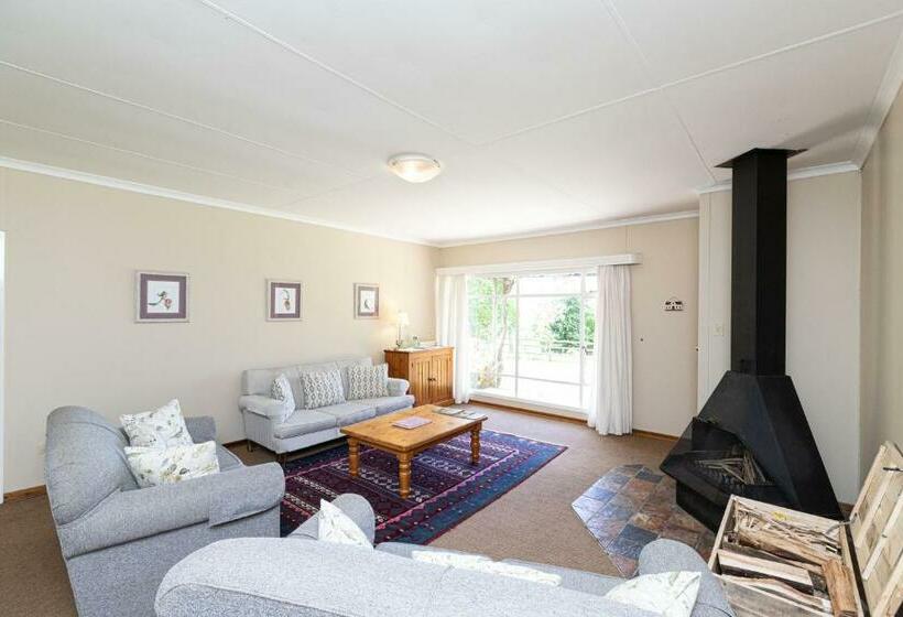 Дом 1 Спальня, Lowestoffe Country Lodge   Trout