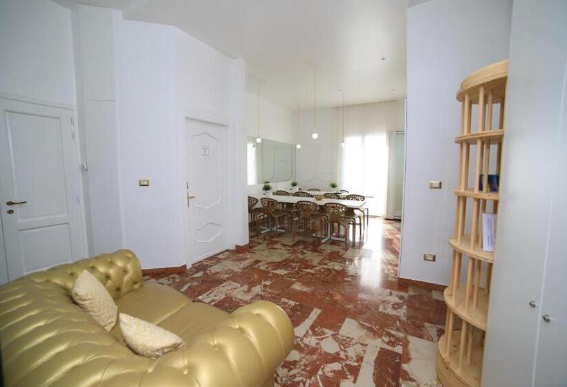 اتاق استاندارد سه نفره, Quilungomare