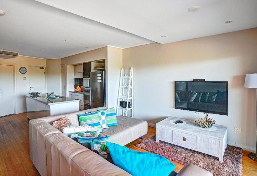 침실 2개 아파트, Loka Santi 10   Beachfront Unit